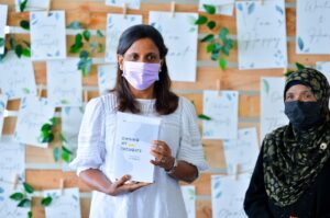 ނަފްސާނީ ދުޅަހެޔޮކަމާއި ގުޅުންހުރި ފޮތެއް މެޑަމް ފަޒުނާ އިފްތިތާހުކޮށްދެއްވައިފި