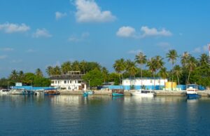 ގުރައިދޫގައި 2އަހަރުގެ ކުއްޖަކު މޫދުގައި މަރުވެފައި އޮއްވާ ފެނިއްޖެ