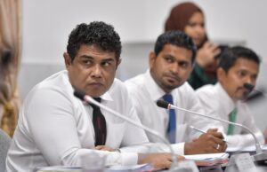 ފުޅިބައްތި ޒަމާނުގައި ނެގި ނިޒާމީ ވޯޓަކީ ބޮޑު އޮޅުވާލުމެއް: ބޮންޑެ