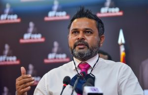 ޝިޔާމް، މައުސޫމަށް: ހިތްފަޅައިގެން ދިޔަޔަސް، ގުލްދަސްތާތަކުގެ ވެދުމެއް މިސަރުކާރަށް ނުލިބޭނެ