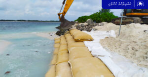 ފައިނު ގޮނޑުދޮަށް ހިމާޔަތްކުރުމަށް ރިވެޓްމަންޓް ޖަހަން ފަށައިފި