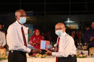 ޤައުމީ ޚިދުމަތްތެރިޔާ އޮނަރަބަލް އުމަރު ޒާހިރަށް މާލެ ސިޓީ ކައުންސިލްގެ ޚާއްސަ އެވޯޑެއް