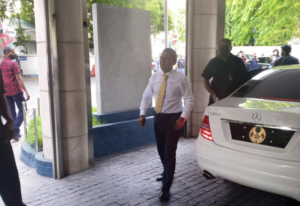 ވަކި މީހަކަށް މިލިޔަނުން ފައިސާ ޚަރަދުކުރާއިރު، ނިމަކެތި ރައްޔިތުން އަނގަޔާ އަތާދިމާނުވޭ: ޒައިދު