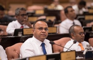 އަނދުން ހުސައިންނަށް ނަޝީދު ކުރެއްވި ތުހުމަތުތައް މަޖިލީހުން ބަލަނީ