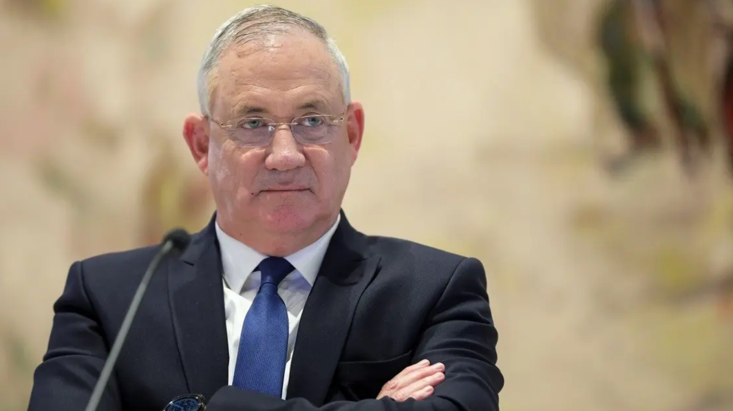 ޑިފެންސް މިނިސްޓަރުގެ ގޭގައި މަސައްކަތް ކުރާ މުވައްޒިފެއްގެ މައްޗަށް އިރާނަށް ޖާސޫސް ކޮށްދިން ކަމުގެ ތުހުމަތު