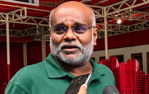 ކަނޑުން ބޮޑުބައެއް ގެއްލުމުގެ ބިރުއެބައޮތް، ސަރުކާރުގެ ސަމާލުކަން ކުޑަ: މުނައްވަރު