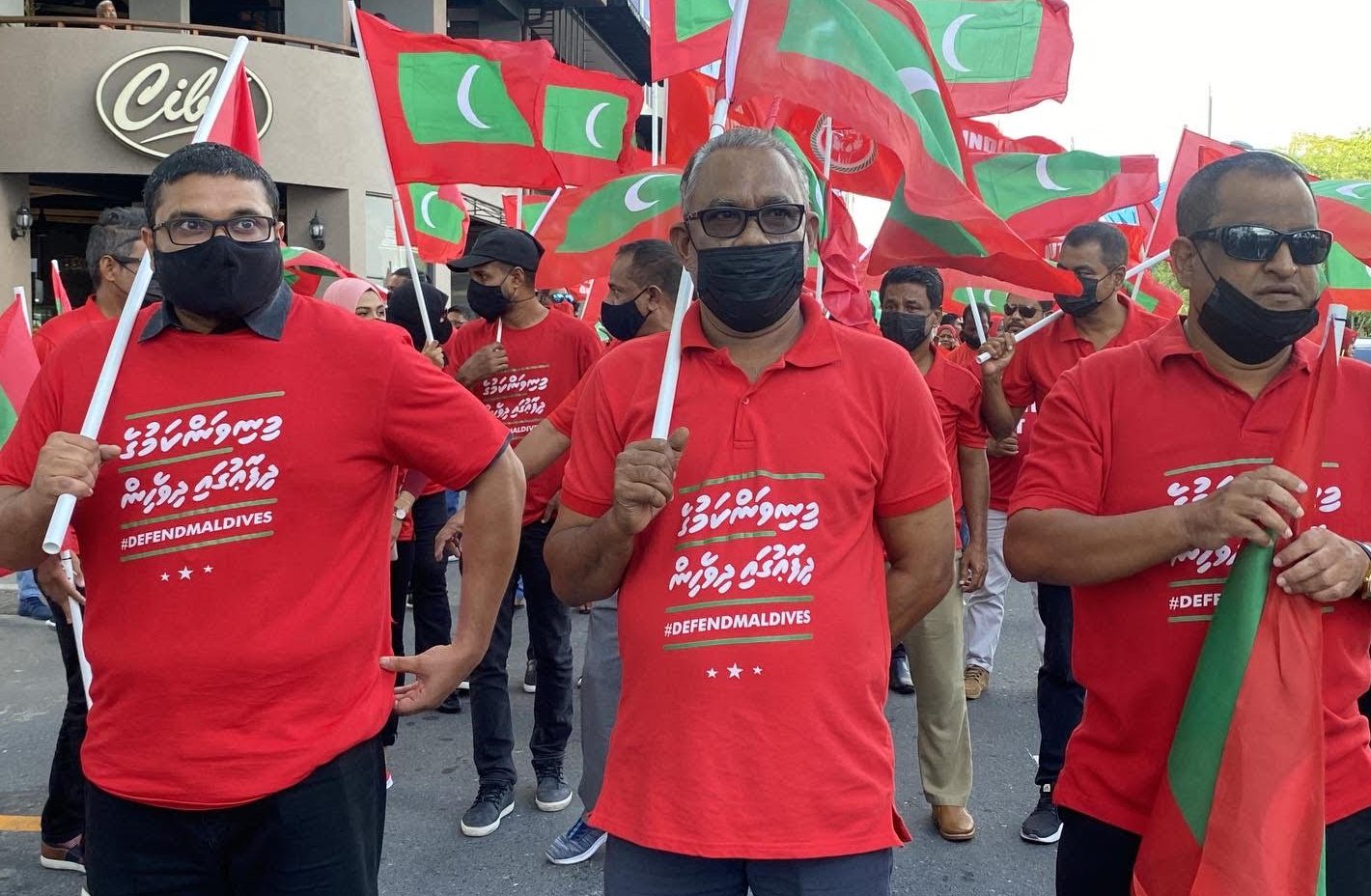 ކޮންމެފަދަ އަގެއް ދައްކައިގެންވެސް މިސަރުކާރު ބަދަލު ކުރަން ރައްޔިތުންތިބީ ތައްޔާރަށް: އަދުރޭ