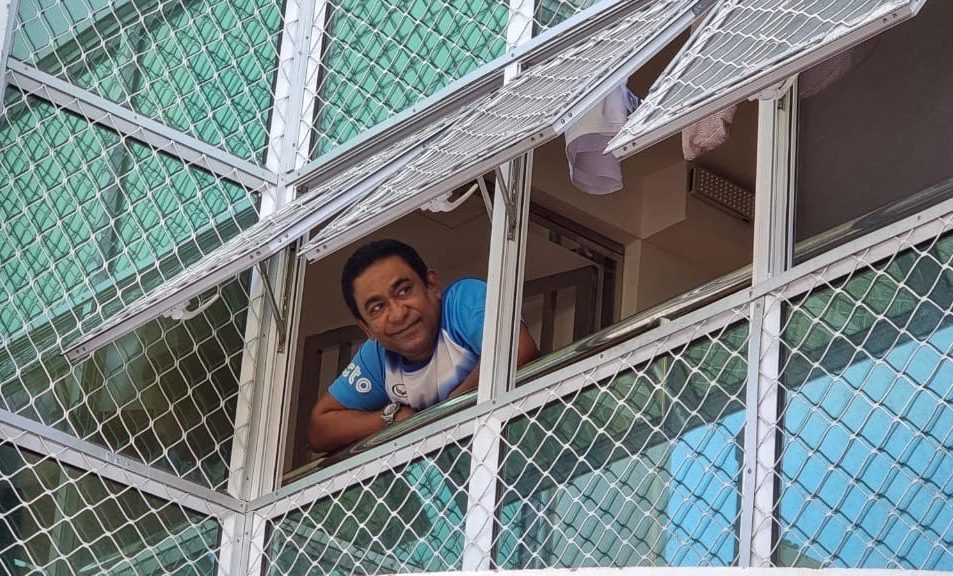 ސުލްހަވެރިކަމާއިއެކު ހިނގާލުން ނިންމާލީ ރައީސް ޔާމީންގެ ފެނިލުމަކުން