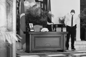 މަރްހޫމް ޙުސައިން ވަޙީދުގެ ތަޢުޒިޔާގެ ދަފްތަރުގައި ރައީސް ސޮއިކުރައްވައިފި