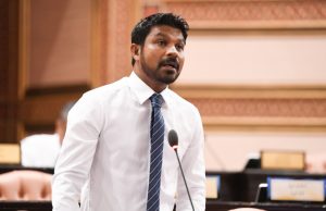 ދައުލަތް ފެއިލްވަމުންދާނަމަ، އަވަހަށް ފިޔަވަޅު އެޅުމަށް މެންބަރު ނަސީމް ގޮވާލައްވައިފި