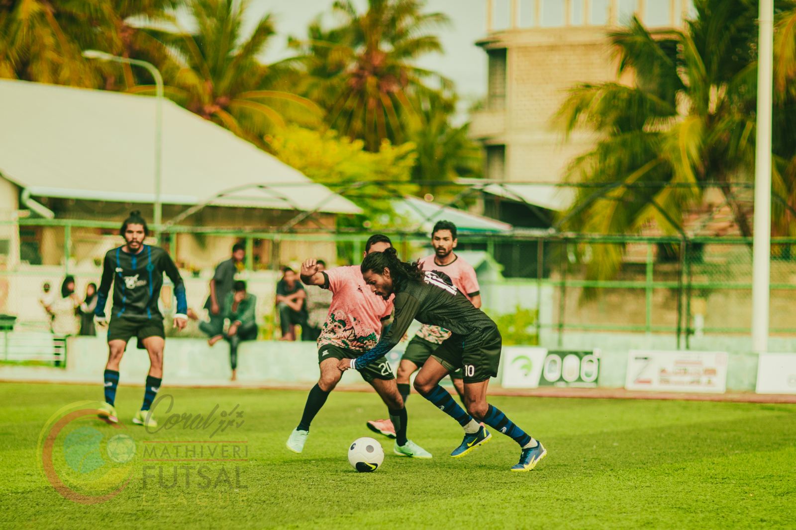 އަޔާގެ ހެޓްރިކާއިއެކު، ކެޕިޓަލް ޒާ ފުރަތަމަ މޮޅު ހޯދައިފި