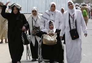 އިޙްރާމް ބަނދެގެން ހުންނަ އަންހެނާ ވުޟޫ ކުރާނީ ކިހިނެއް؟ 