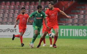 ދަ ގްރާންޑޭ އަތުން މާޒިޔާ އަށް ބޮޑު މޮޅެއް