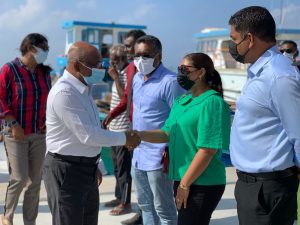 ވަޒީރުންނާއި ޤައުމީ މަޖިލީހުގެ މެންބަރުން ހިމެނޭ ބޮޑު ވަފްދެއް ކޮމަންޑޫ ކެމްޕެއިންގައި