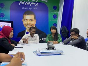 ޙަންނާން ކޮމަންޑޫ ދާއިރާގެ ހުޅުމާލޭގައިތިބި ރައްޔިތުންނާ ބައްދަލުކޮށްފި