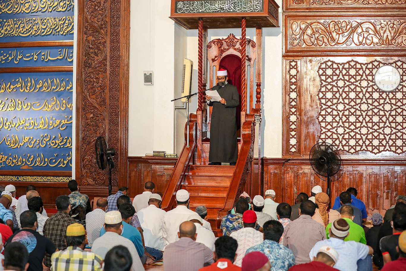 ހުކުރު ނަމާދަށްވުރެ ޚުޠުބާ ދިގު ކުރުމާއި ނުކުރުމަގައި އަމަލު ކުރަންވީ ރަގަޅު ގޮތް!