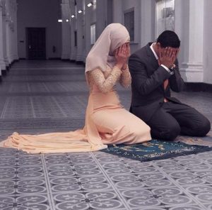 ދުނިޔޭގައި އެކުގައި އުޅުނު ދެމަފިރިން، އުޚުރަވީ ޙަޔާތުގައި އެކުގައި ވާނެތަ؟