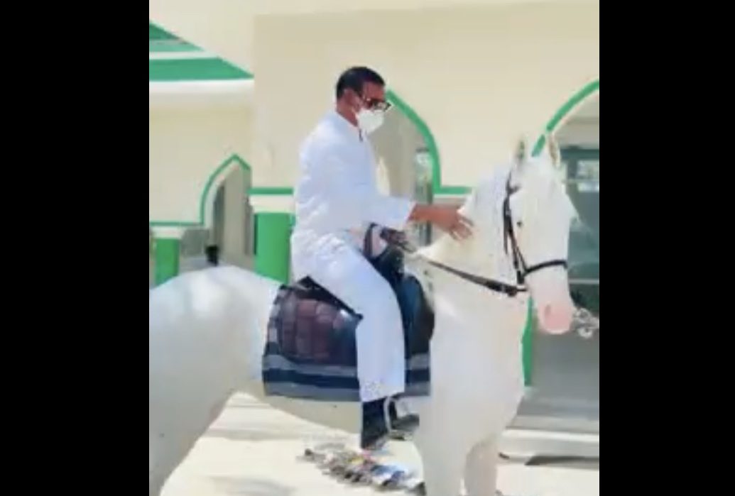 ސަން ސިޔާމް ހުކުރަށް ވަޑައިގެންނެވީ ހުދު އަހެއްގައި!