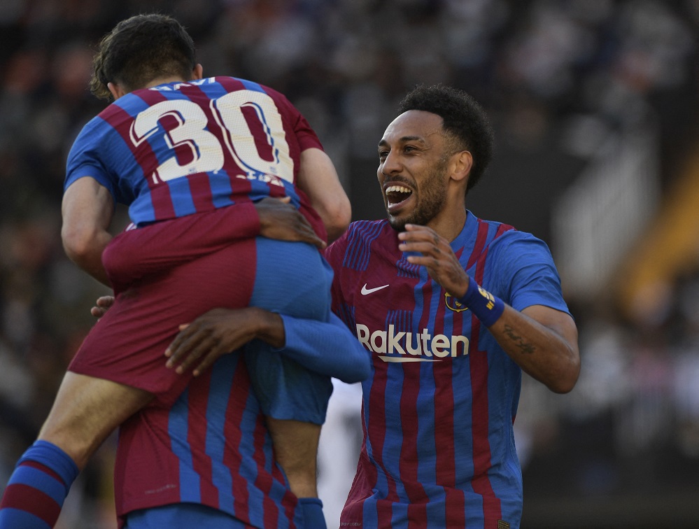 އޮބާމަޔަންގެ ދެ ލަނޑާއެކު ބާސެލޯނާ ހަތަރު ވަނައަށް