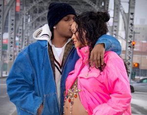 ލަވަކިއުންތެރިޔާ ރިހާނާ ބަނޑުބޮޑު