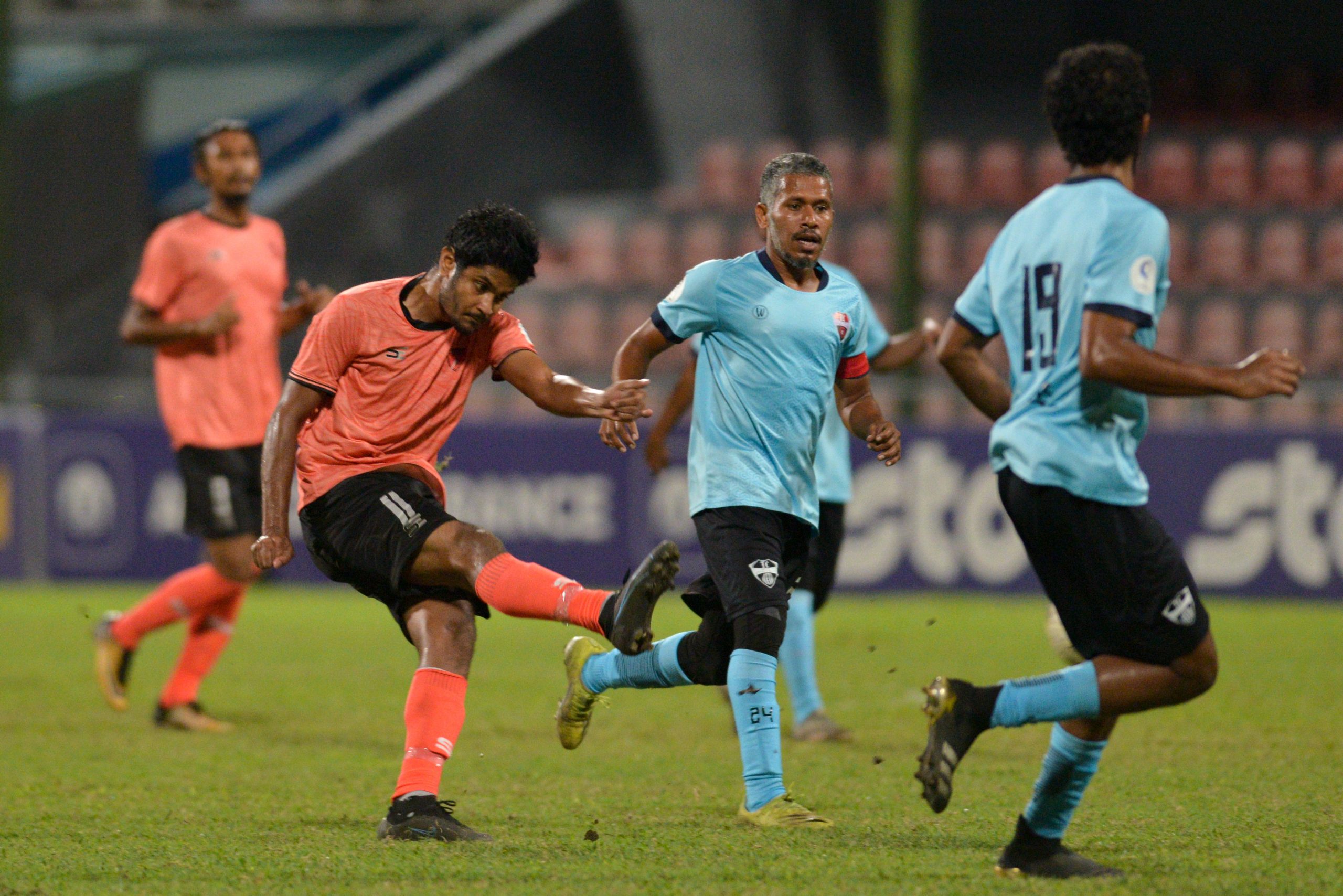 މާޒިޔާ މޮޅަކުން ލީގު ފެށިއިރު، އީގަލްސް އިން ފަހަތުން އަރައި ޓީސީ ބަލިކޮށްފި