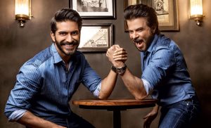 ހަރްޝްވަރްދަން ދެން ފެންނާނީ ބައްޕަ އަނިލް އާއެކު