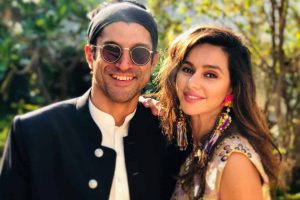 ފަރްހާން އަޚްތަރް ކައިވެނި ކޮށްފި