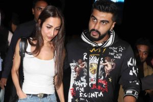 މަލައިކާ ސޯޝަލް މީޑީއާގައި ރޮމޭންޓިކް ފޮޓޯއެއް އާންމުކޮށް އަރުޖުން ދެކެ ވާ ލޯބި ދައްކާލައިފި