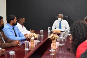 ފާދިއްޕޮޅުގައި ހުރި ފަރުތަކާއި ފަޅުތަކުގެ ބޭނުން އެންމެ އެދެވޭގޮތަށް ހިފުމަށް އަތޮޅު ކައުންސިލުން އެދޭގޮތް ރައީސަށް ހިއްސާކުރައްވައިފި