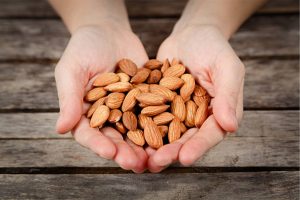 މި ބަލިތައް ތަހަންމަލުކުރާނަމަ އަލްމަންޑް ކެއުން ރަނގަޅެއް ނޫން!