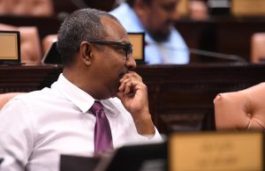 އެމްޑީޕީ ބައެއް މެމްބަރުން "އިންޑިއާ އައުޓް" ބިލާއި ވަރަށް ދެކޮޅު: އާޒިމް