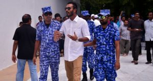 އަޑުބަރޭ މިނިވަންވެއްޖެ