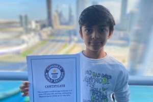 މިއީ ދުނިޔޭގެ އެންމެ ހަގު ޔޯގާ އިންސްޓްރަކްޓަރ!