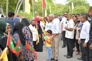އައްޑޫއިން ރައީސަށް ހޫނު މަރުހަބާއެއް