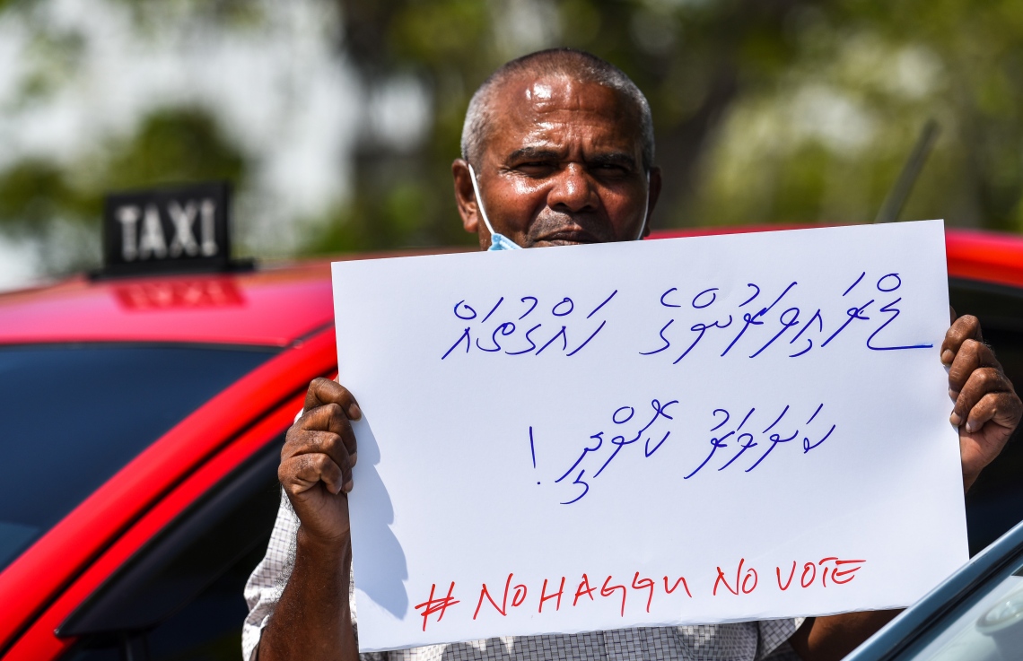 ޓެކްސީ ދަތުރުތައް ނުފަށާ މިއަދުވެސް އިހްތިޖާޖުކުރަނީ