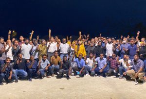 އައްޑޫގައި ފައްޔާޞަށް އޮތް ތާއީދު ދައްކާލައިފި، އިންތިގެ ޓީމު ދޮރުން ދޮރަށް