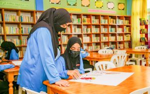 ބީއެމްއެލް ކޮމިއުނިޓީ ފަނޑުން ހަނިމާދޫ ސްކޫލުގައި ލައިބްރަރީ ހުޅުވައިފި