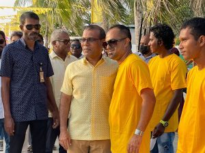 ކުރެންދޫއިން ރައީސް ނަޝީދަށް ހޫނު މަރުހަބާއެއް