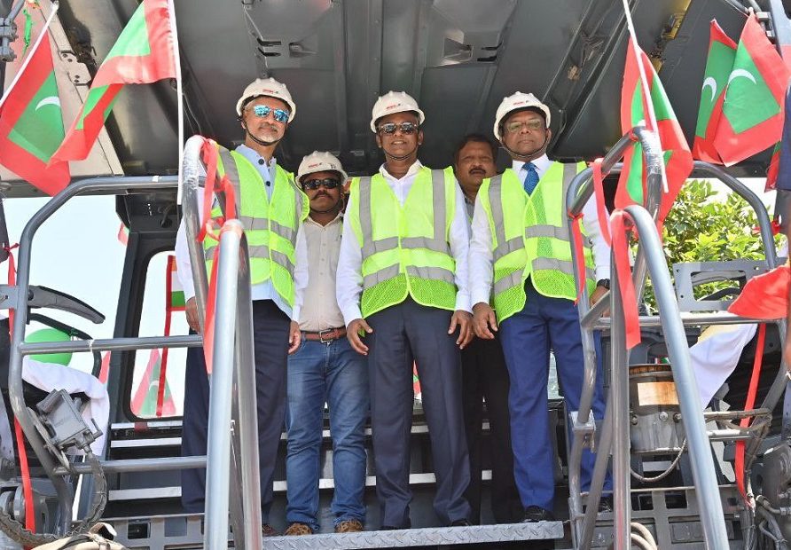 އައްޑޫގެ މަގުތައް ހެދުމުގެ މަސައްކަތް ފަށައިފި