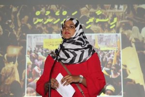 ސަފާތު ބަލި ޤަބޫލުކޮށް، ރޮޒައިނާއަށް މަރުޙަބާ ކިޔައިފި