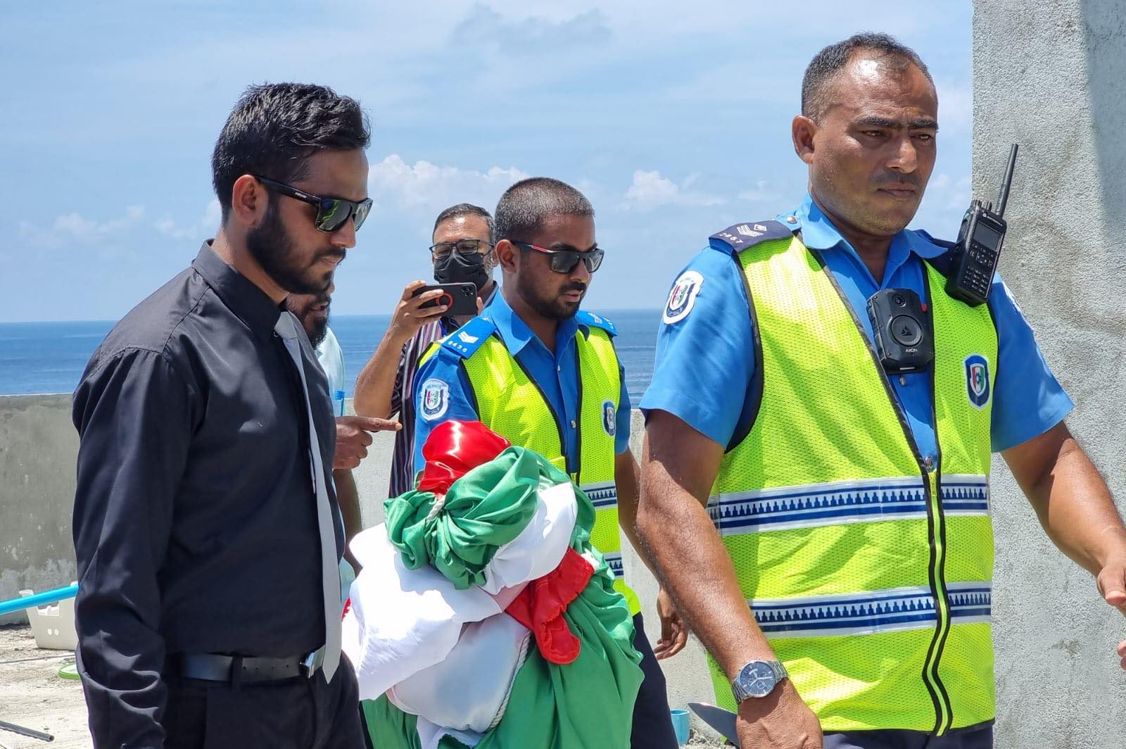 "އިންޑިއާ އައުޓް" ބެނާ މައްސަލައިގެ ހުކުމް މާދަމާ