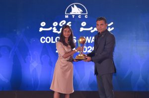 ކަލަރސް އެވޯޑުގެ ފަޚުރުވެރި އެއް ވަނަ ރަފާއަށް