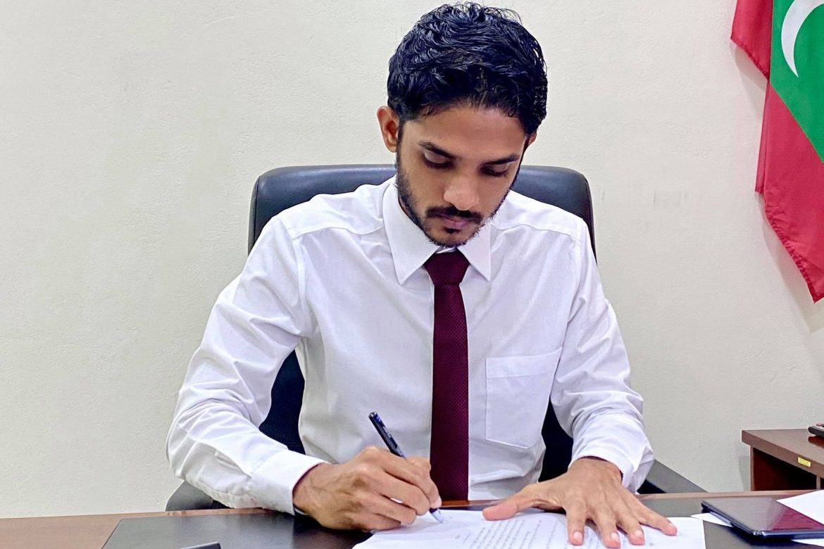 ފަރެސްމާތޮޑާ އެއާޕޯޓްގެ ރަންވޭ ބޮޑު ކުރަން އެދެނީ