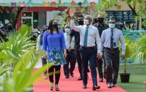 ޓީޗަރުންގެ މުސާރަ ބޮޑުކޮށް، މުސާރައިގެ އޮނިގަނޑު ރައީސް މާދަމާ އިޢުލާންކުރައްވަނީ