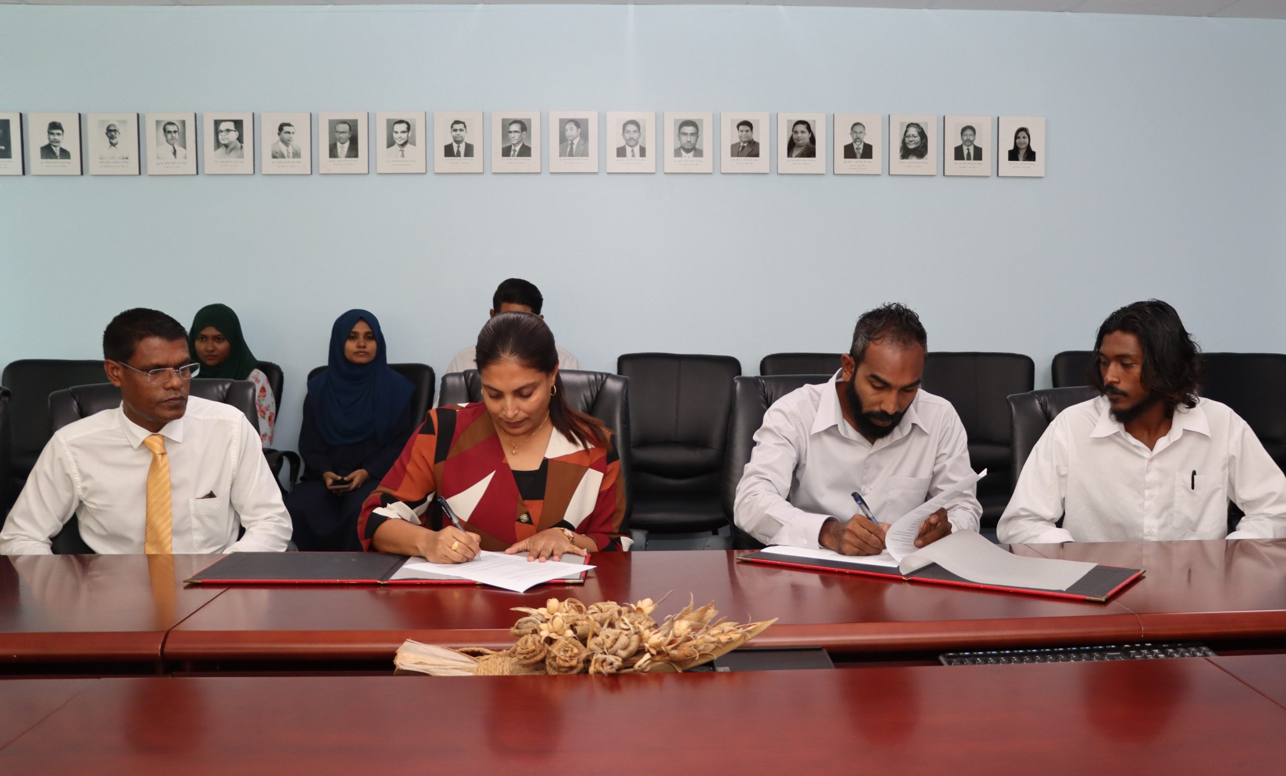 ތިން ސްކޫލެއްގައި މަލްޓިޕާޕަސް ހޯލް އަޅަން ބަޔަކާ ހަވާލުކޮށްފި