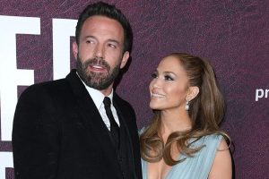 ޖެނިފާ ލޮޕޭޒާއި ބެން އެފްލެކް އެންގޭޖްވެއްޖެ