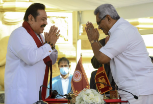 ރާޖަޕަކްސަ އާއިލީ ޚާންދާނުން ސްރީ ލަންކާ ބަގުރޫޓު ކޮށްލީތަ؟ މިއީ އެހެން ގައުމުތަކަށް އޮތް އިބުރަތެއްތަ!