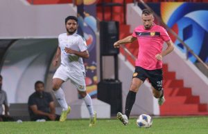 ގްރީން އާއި ޔޫވީގެ ކުރިމަތިލުން އެއްވަރު