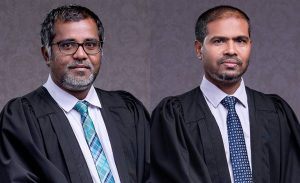 ފްލެޓްގެ މައްސަލާގައި ހައި ކޯޓުގެ އެންމެ ދުވަސްވީ ދެ ފަނޑިޔާރަކު މަގާމުން ވަކިކުރަނީ