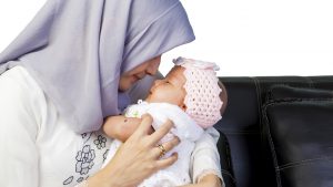 ޒިނޭކުރި ފިރިހެން މީހާ އެއްބަސް ވާނަމަ، ކައިވެނި ނުކޮށް ލިބޭ ދަރިފުޅުގެ ބައްޕައަށް އެމީހަކު ވާނެތަ؟